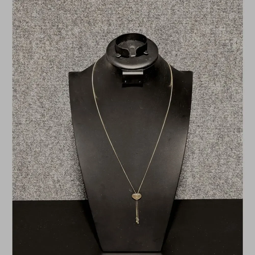 Gold Tone Lariat Necklace With Heart Pendant